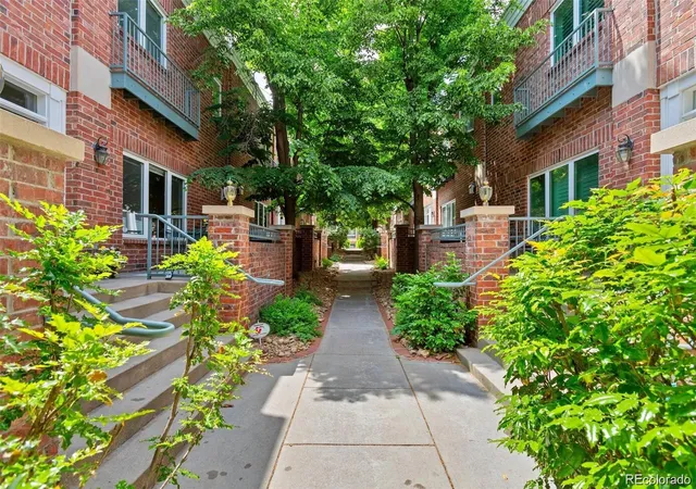 Photo 4 of Townhouse for sale at 2660 S University Blvd #I, Denver, CO 80210 | MLS# 6579963 | Listing updated on 2026-09-16