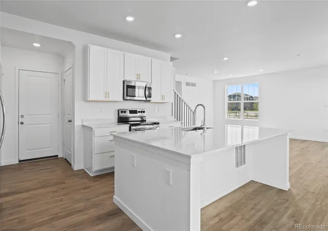 4th image of 10231 Tucson St, Commerce City, CO 80022 | MLS# 4859252