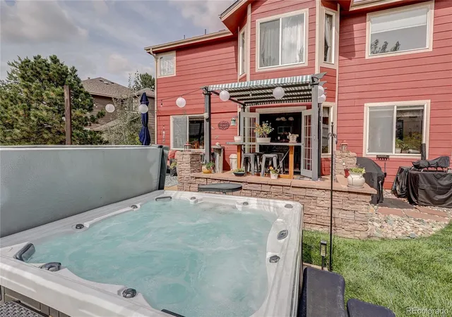Photo 4 of Single family home for sale at 840 Deer Clover Cir, Castle Pines, CO 80108 | MLS# 4642231 | Listing updated on 2026-10-12