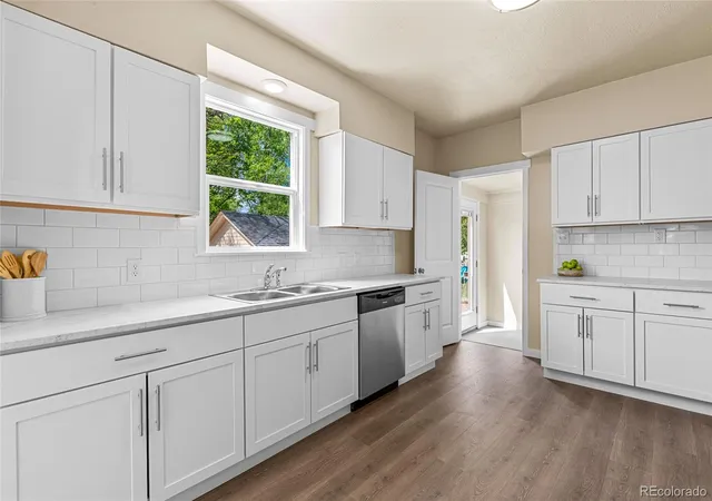 Photo 3 of Sale Pending at 505 W Bijou St, Colorado Springs, CO 80905 | MLS# 8860481 | Listing updated on 2026-08-26