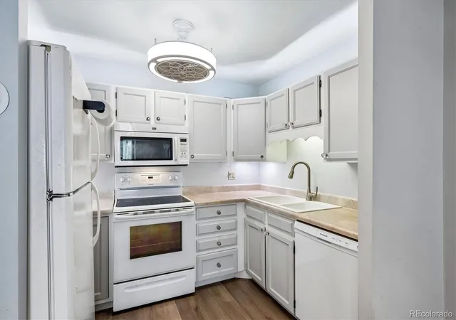 5th image of 3124 S Wheeling Wy, Aurora, CO 80014