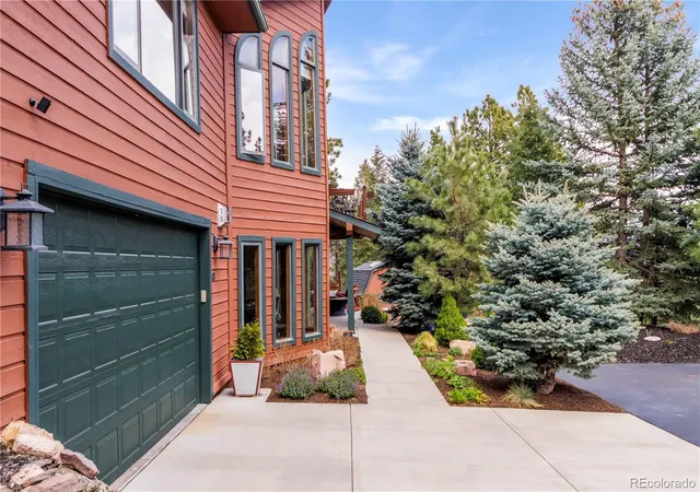 Photo 2 of Single family home for sale at 7008 Bluff Trl, Morrison, CO 80465 | MLS# 3150187 | Listing updated on 2026-08-14