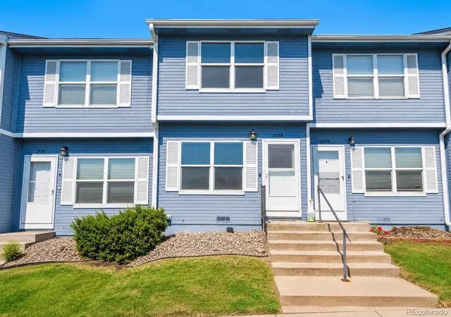 2nd image of 2108 Oakcrest Cir, Castle Rock, CO 80104 | MLS# 6684470