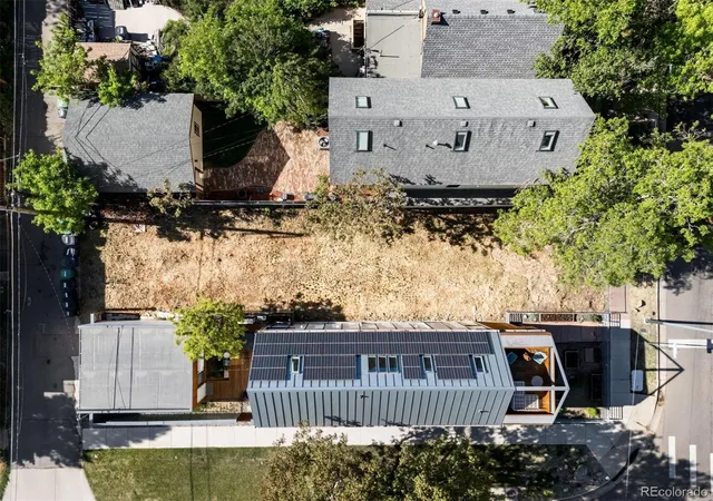 3rd image of 2252 N Washington St, Denver, CO 80205 | MLS# 3939818
