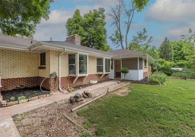 Photo 2 of Single family home for sale at 5810 S Greenwood St, Littleton, CO 80120 | MLS# 9039370 | Listing updated on 2026-09-16