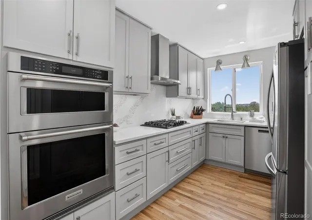 Photo 4 of Single family home for sale at 392 Eisenhower Dr, Louisville, CO 80027 | MLS# 9673754 | Listing updated on 2026-10-06