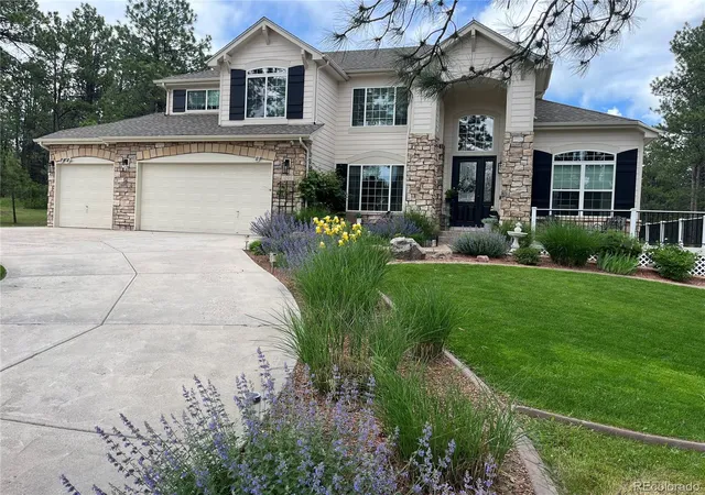 Photo 3 of Single family home for sale at 1000 Cochetopa Dr, Larkspur, CO 80118 | MLS# 2838442 | Listing updated on 2026-09-16