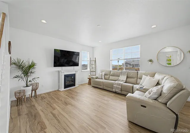 5th image of 3845 Eaton Park St, Aurora, CO 80019 | MLS# 7484103