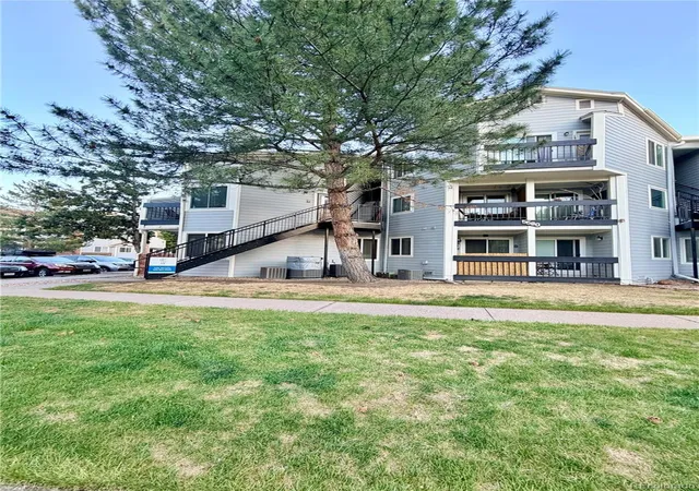 2nd image of 5580 W 80th Pl, Arvada, CO 80003