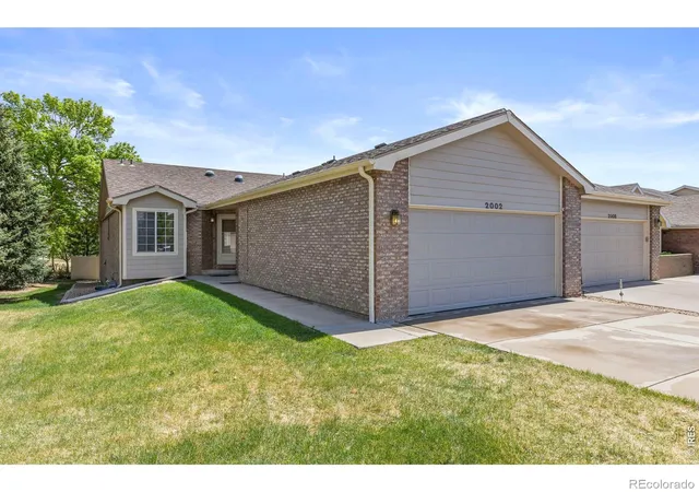 Photo 4 of Townhouse for sale at 2002 35th Avenue Ct, Greeley, CO 80634 | MLS# IR1058555 | Listing updated on 2026-09-12