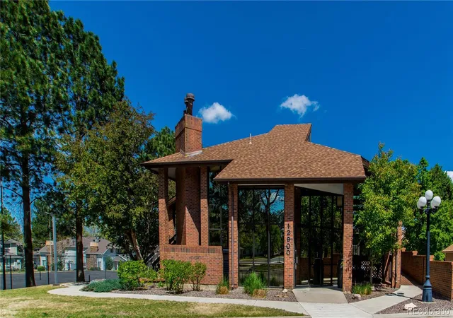 Homes for sale in Aurora, CO | 12420 E Pacific Circle, Aurora, CO 80014 | Houzeo