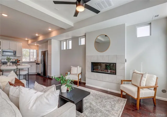 Photo 4 of Single family home for sale at 237 S Old Hammer, Aurora, CO 80018 | MLS# 5603555 | Listing updated on 2026-10-04