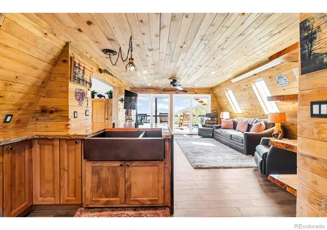 Photo 3 of Single family home for sale at 500 Bulwark Ridge Dr, Glen Haven, CO 80532 | MLS# IR1058744 | Listing updated on 2026-09-28