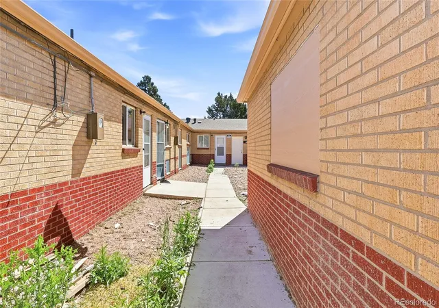 Homes for sale in Aurora, CO | 1685 Chester St, Aurora, CO 80010 | MLS# 9166968