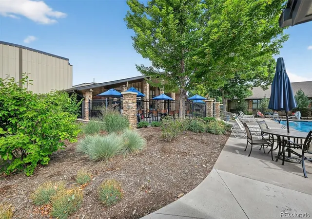 image of 3184 S Heather Gdns Wy, Aurora, CO 80014