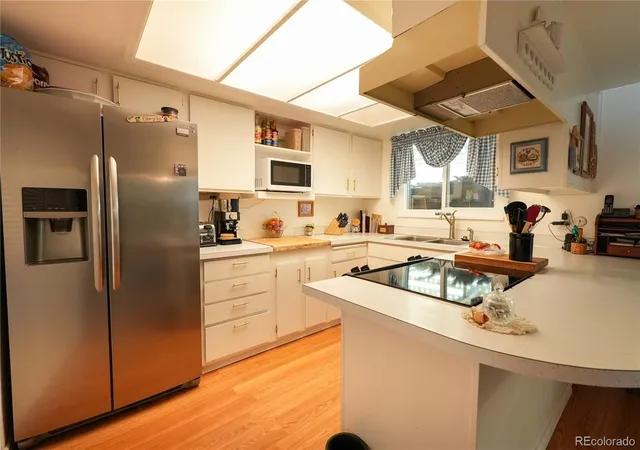 3rd image of 9155 E Oxford Dr, Denver, CO 80237 | MLS# 9179902