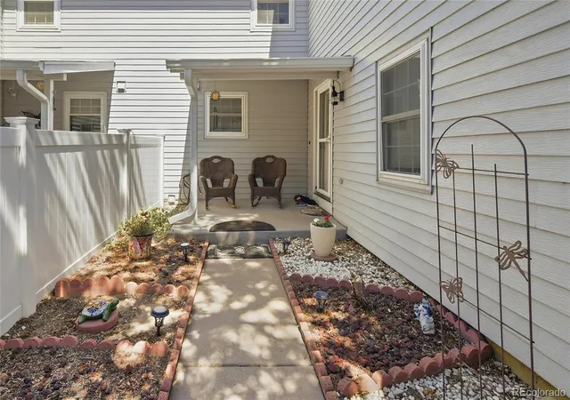 Listing Photo 4 - Condo for sale in building located at 2528 S Vaughn Wy, Aurora, CO 80014 - Unit #C