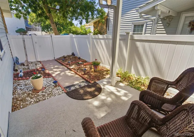 Listing Photo 5 - Condo for sale in building located at 2528 S Vaughn Wy, Aurora, CO 80014 - Unit #C