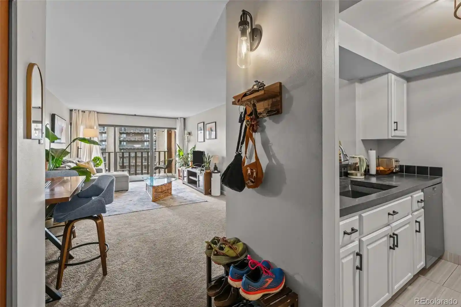 Listing Photo 2 - Condo for sale in 400 S Lafayette St located at 400 S Lafayette St, Denver, CO 80209 - Unit #1105