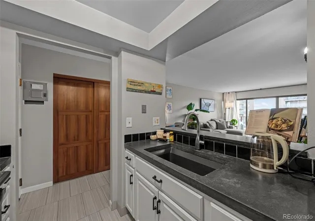 Condo for sale at 400 S Lafayette St #1105, Denver, CO 80209 | MLS# 6305527