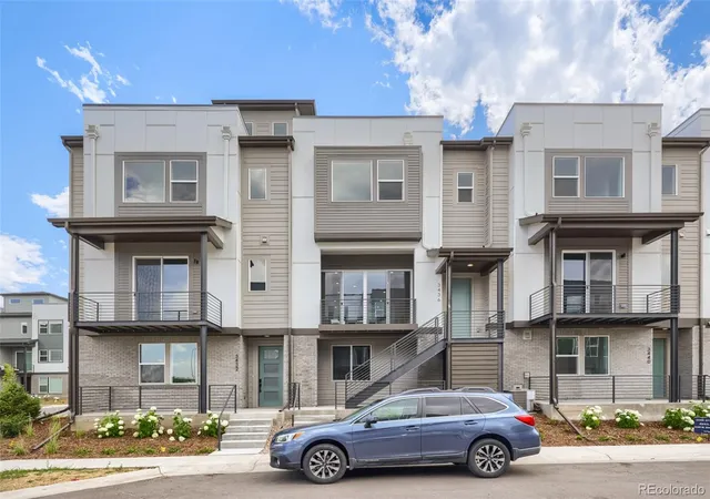 1st image of 3436 W Elmhurst Pl, Littleton, CO 80120 | MLS# 9915915