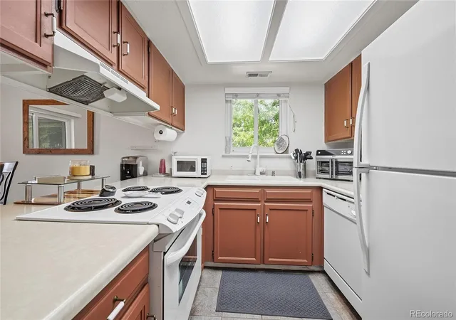 Listing Photo 5 - Condo for sale in building located at 9148 W 88th Cir, Westminster, CO 80021