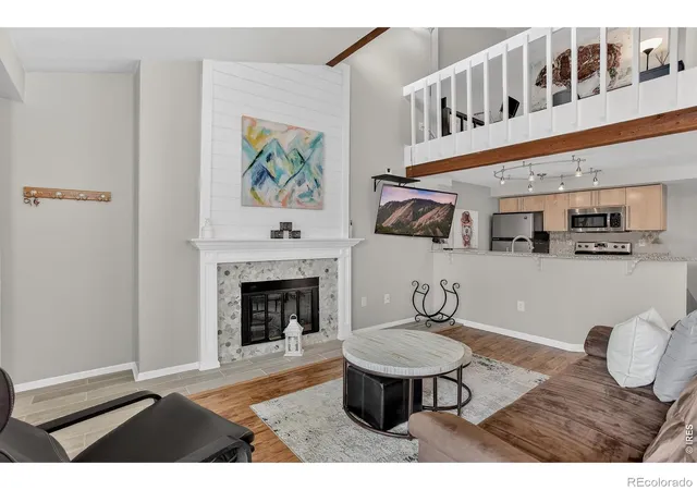 2nd image of 40 S Boulder Cir, Boulder, CO 80303