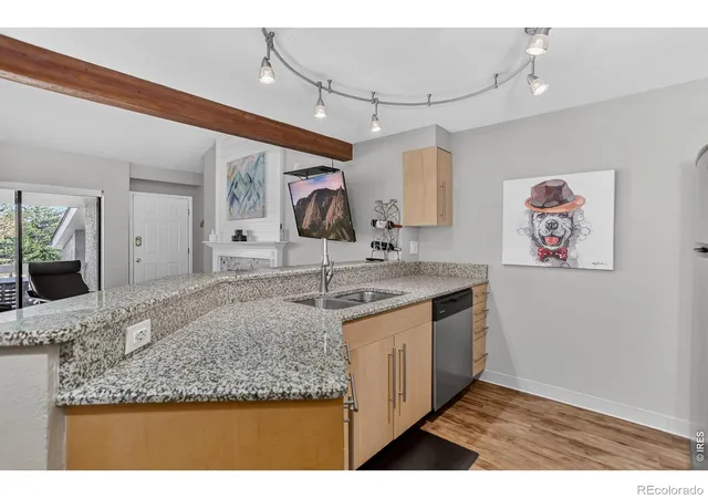 3rd image of 40 S Boulder Cir, Boulder, CO 80303