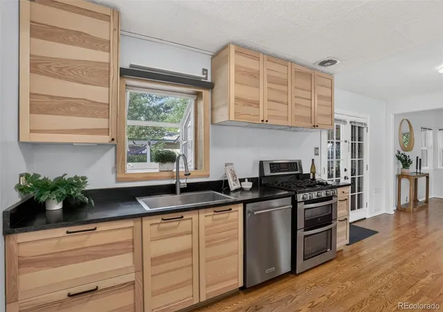 Photo 2 of Single family home for sale at 6199 Independence St, Arvada, CO 80004 | MLS# 6732632 | Listing updated on 2026-08-28