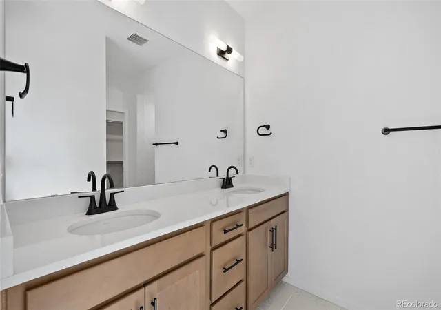 Photo 4 of Single family home for sale at 714 Stillwell Ave, Elizabeth, CO 80107 | MLS# 6231651 | Listing updated on 2026-09-29