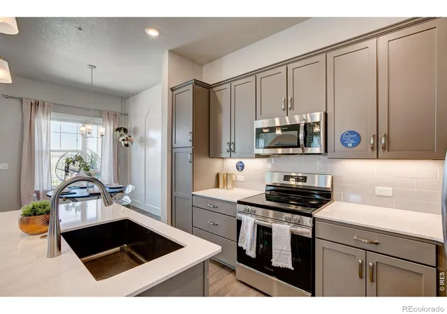 4th image of 420 High Point Dr #103, Longmont, CO 80504 | MLS# IR1058963