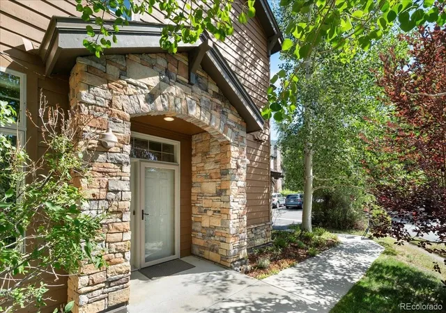 Listing Photo 4 - Condo for sale in building located at 170 Allegra Dr, Silverthorne, CO 80498 - Unit #170