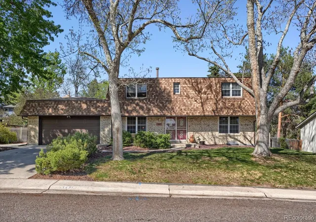Photo 1 of Single family home for sale at 5421 W Geddes Pl, Littleton, CO 80128 | MLS# 5126475 | Listing updated on 2026-09-26