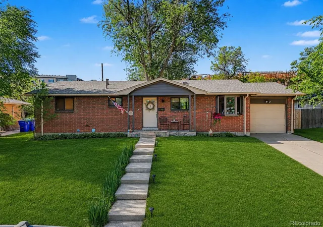 Photo 3 of Single family home for sale at 190 E Geddes Ave, Centennial, CO 80122 | MLS# 9440078 | Listing updated on 2026-09-23