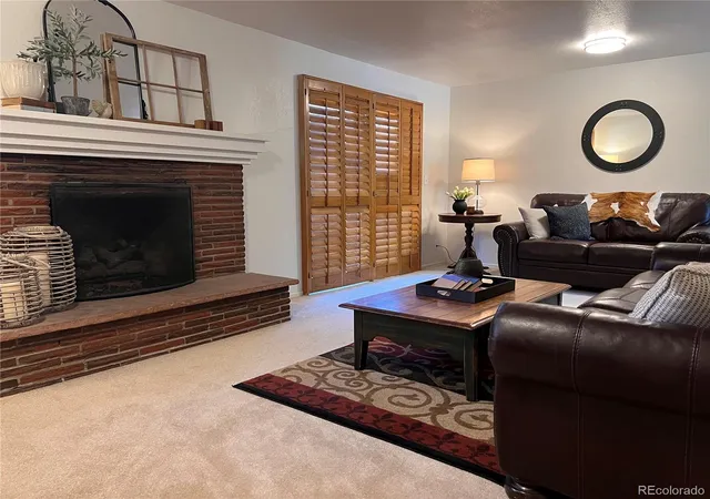 Photo 4 of Single family home for sale at 190 E Geddes Ave, Centennial, CO 80122 | MLS# 9440078 | Listing updated on 2026-08-21