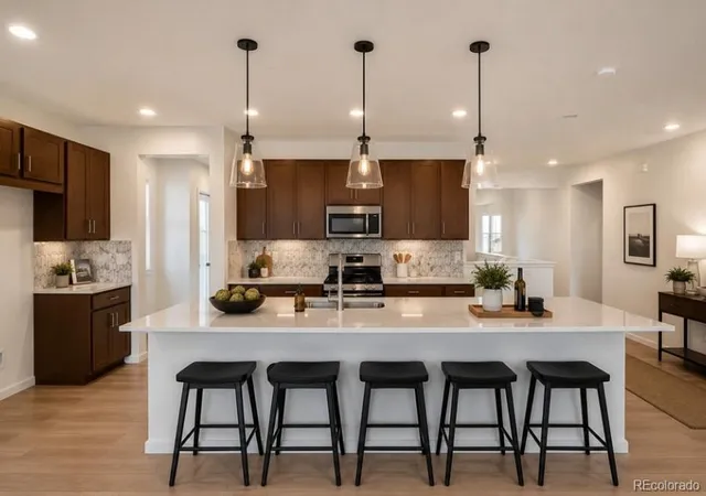 3rd image of 17008 W 92Nd Dr, Arvada, CO 80007 | MLS# 8331945