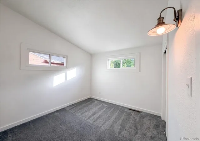 Photo 3 of Single family home for sale at 433 Sunnyside Ln, Longmont, CO 80504 | MLS# 5629669 | Listing updated on 2026-10-09