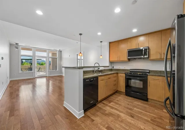Listing Photo 5 - Condo for sale in building located at 7220 W Bonfils Ln, Lakewood, CO 80226 - Unit #210