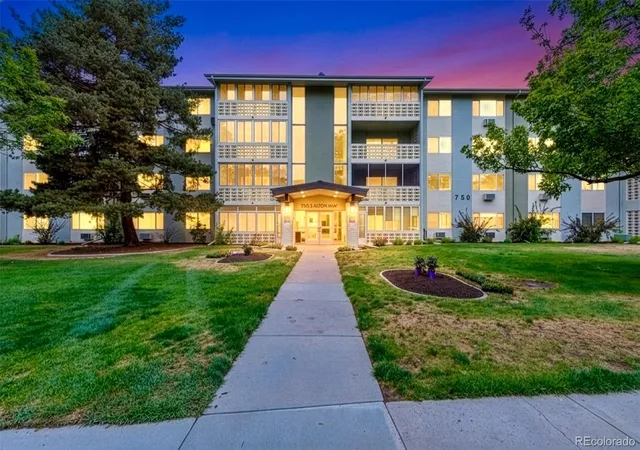 2nd image of 750 S Alton Wy #4C, Denver, CO 80247 | MLS# 3157039