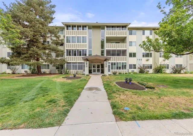 3rd image of 750 S Alton Wy #4C, Denver, CO 80247 | MLS# 3157039