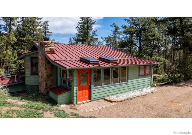 Photo 1 of Single family home for sale at 1003 Eagle Dr, Lyons, CO 80540 | MLS# IR1059267 | Listing updated on 2026-10-10