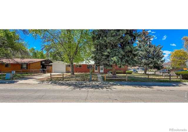 2nd image of 2051 2053 Collyer St, Longmont, CO 80501 | MLS# IR1059278