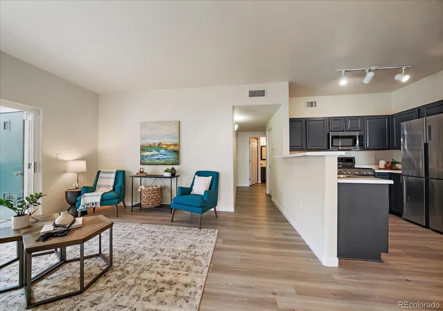 Listing Photo 4 - Condo for sale in building located at 3701 Cactus Creek Ct, Highlands Ranch, CO 80126 - Unit #104