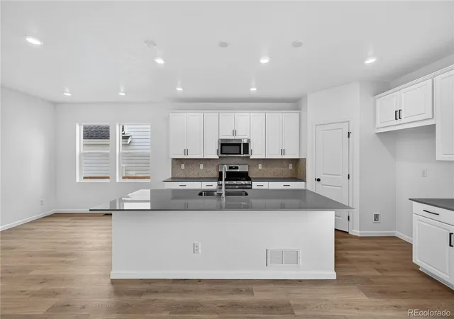2nd image of 28405 E 4th Ave, Watkins, CO 80137 | MLS# 4064732