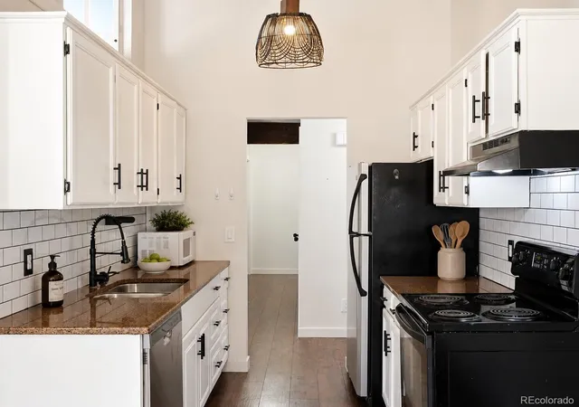 Listing Photo 4 - Condo for sale in building located at 4062 S Atchison Wy, Aurora, CO 80014 - Unit #302