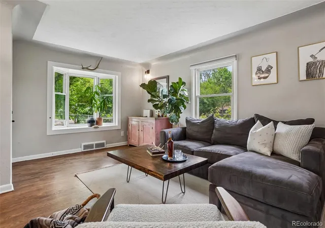 Photo 4 of Single family home for sale at 1240 Vance St, Lakewood, CO 80214 | MLS# 1580646 | Listing updated on 2026-08-31