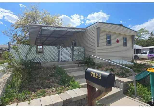 Homes for sale in Denver, CO | 9025 Mandel St, Denver, CO 80260 | MLS# IR1059444