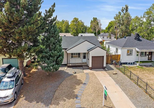3rd image of 2357 Nome St, Aurora, CO 80010 | MLS# 4069934