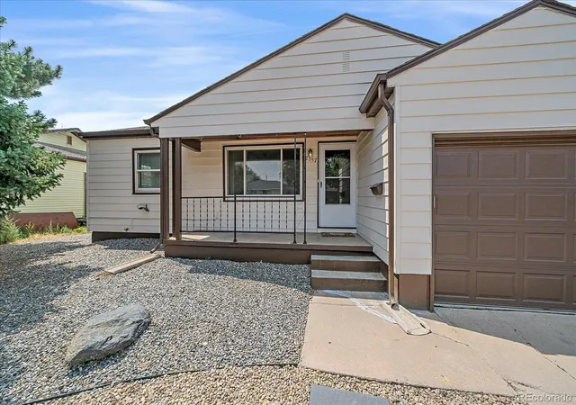 5th image of 2357 Nome St, Aurora, CO 80010 | MLS# 4069934