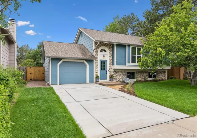 2nd image of 632 W Chestnut Ct, Louisville, CO 80027 | MLS# 3584532